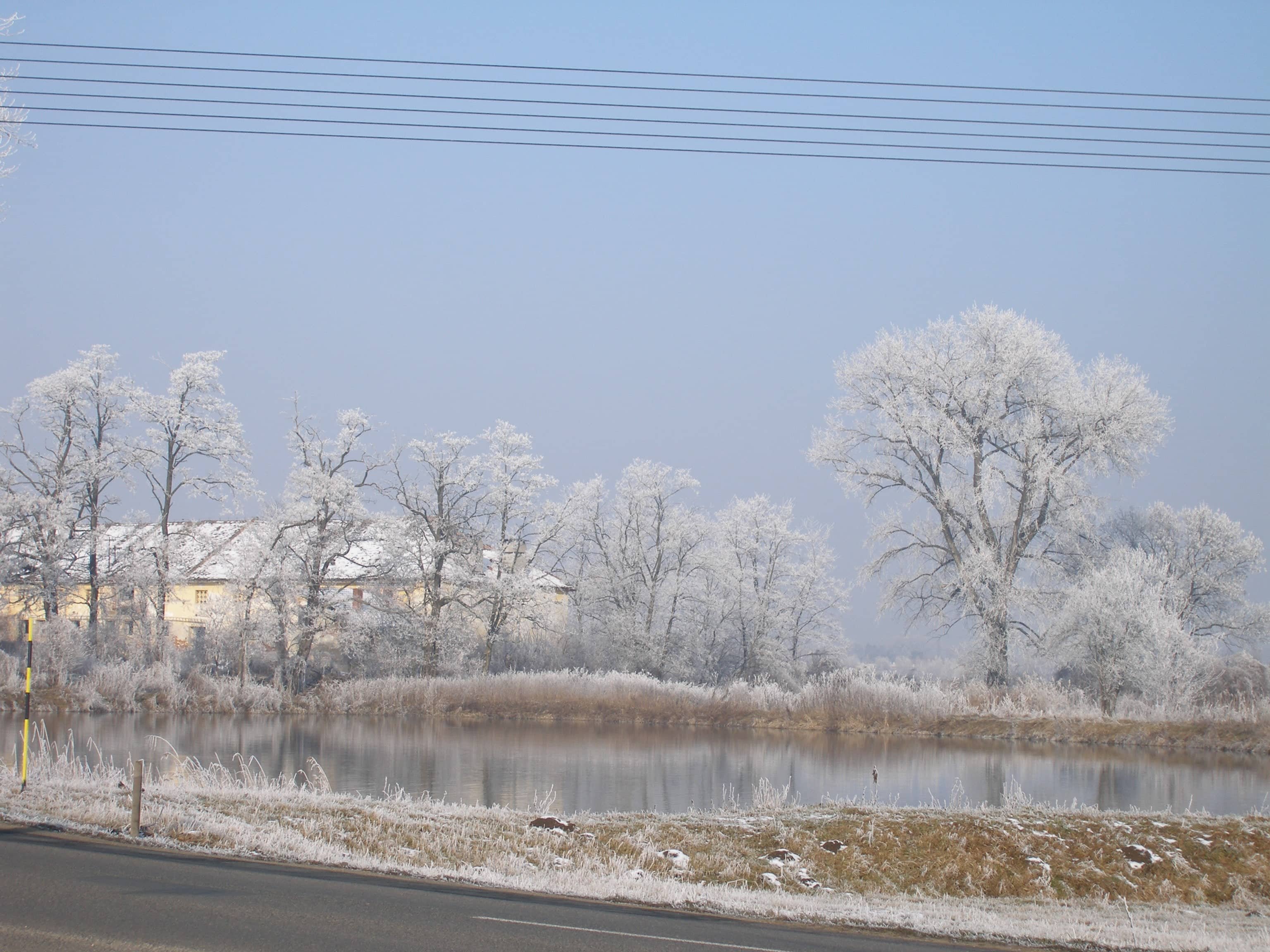 <img alt="" src="/images/d/0/3/3/a/d033a98fe07aabd9c9a049669816016c1b8e40f2-susarnafoto3zimamin.jpg?name" />